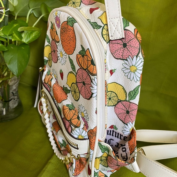 Juicy Couture Ladies/ Teens Back Pack- Medium Size - Picture 4 of 8